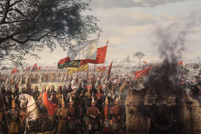 10 NisanSultan, kumandanlarıyla surları gezip, kara ve deniz birliklerini denetledi.