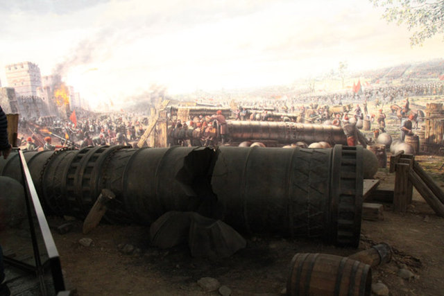 21-22 NisanÖnceden hazırlanmış bir plan uygulamaya konularak 20 Nisan'daki deniz savaşının izlerini silmek ve askerin maneviyatını yükseltmek için harekete geçildi. 67 Osmanlı gemisi gece karadan yürütülerek Haliç'e indirildi.