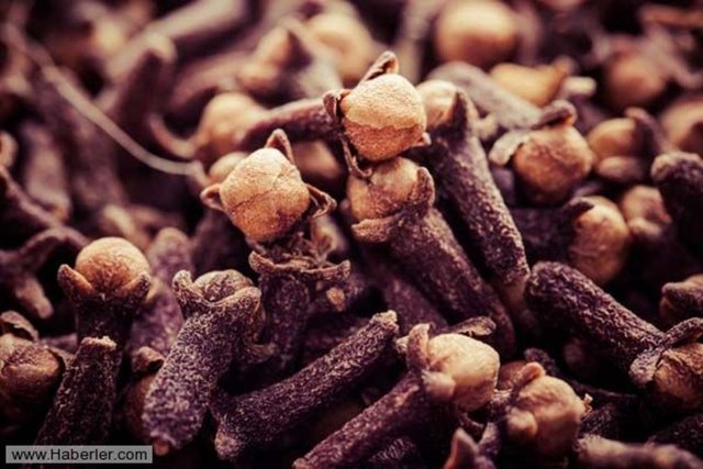 Karanfil tanesi: Doğal afrodizyakların en güçlülerinden biri olan karanfil tanesi, yorgunluğa da iyi gelir.