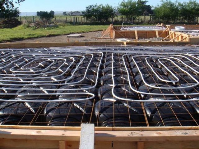 Sadece yerel imkanlar kullanıldığı için, ulaşım masrafı da daha düşük oluyor ve bu da daha az hava  kirliliğine yol açıyor.