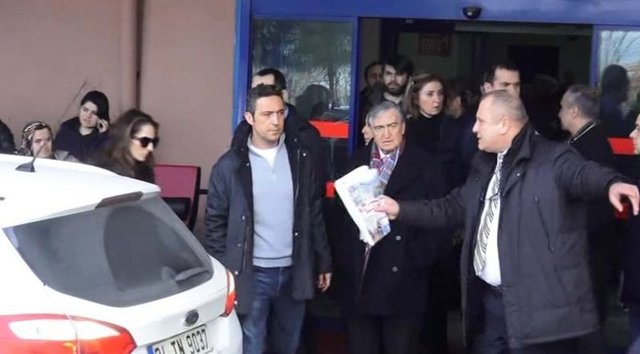 Evinde spor yaparken kalp krizi geçiren Koç Holding Yönetim Kurulu Başkanı Mustafa Koç, kaldırıldığı hastanede kurtarılamayarak hayatını kaybetti.