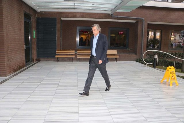 Fenerbahçe Yönetim Kurulu üyesi Murat Özaydınlı Amerikan Hastanesi'ne geldi.