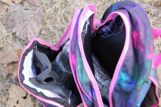 Güvenlik güçlerinin terör örgütü PKK'ya yönelik operasyonunda, Şırnak'ın Silopi ilçesinde sırt çantasına yerleştirilmiş bir bomba ile patlayıcı yapımında kullanılan çok sayıda malzeme, silah ve mühimmat ele geçirildi. 