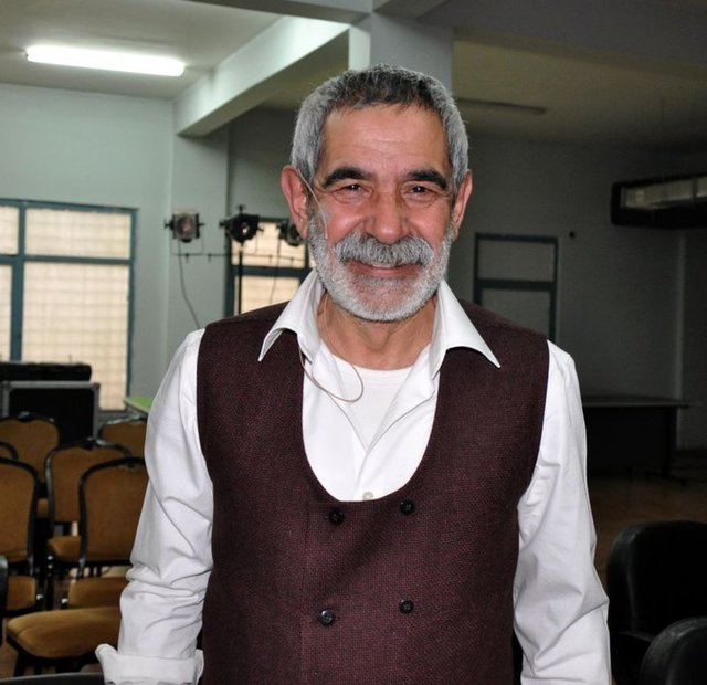 Turgay Tanülkü'nün hayatı filmleri aratmıyor. 62 yaşındaki oyuncunun hayatı herkesi şaşırtıyor... İşte Tanülkü'nün Sabah'a verdiği röportajdan bazı bölümler...