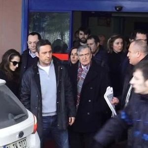MUSTAFA KOÇ'UN SEVENLERİ HASTANEYE AKIN ETTİ!