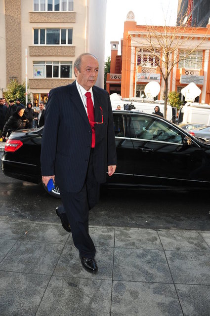 TUNCAY ÖZİLHAN