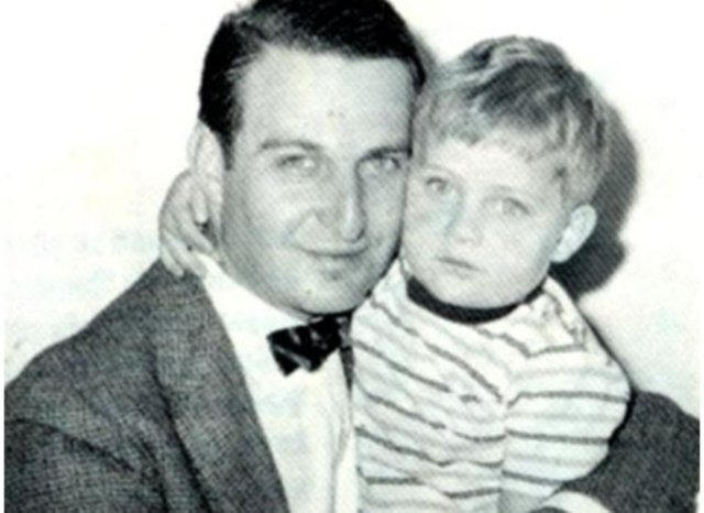 MUSTAFA, RAHMİ KOÇ