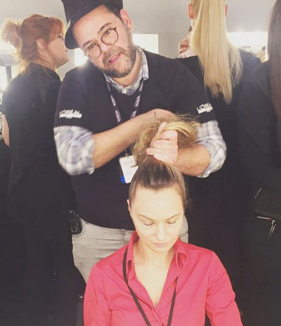 Özel bir makyajla podyuma çıkan Schaefer'ı görenler tanımakta zorlandı.