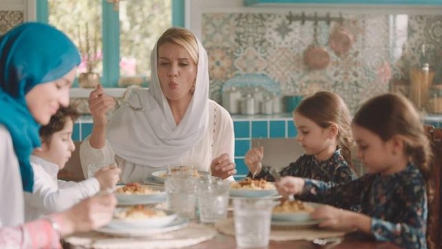 Bu rakamların 'hayal ürünü' olduğunu söyleyen ünlü sunucu sosyal medyadan şunları yazdı;