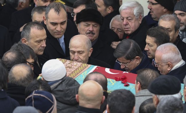 NİHAT ÖZDEMİR, BAŞBAKAN AHMET DAVUTOĞLU
