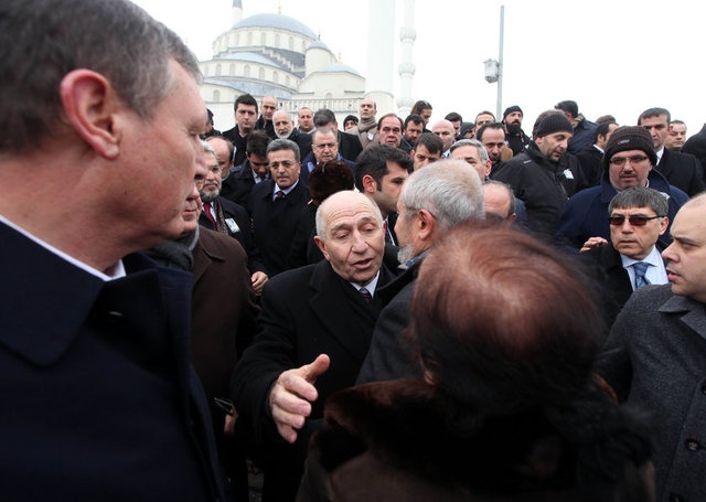 NİHAT ÖZDEMİR