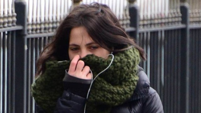 Zehra Çilingiroğlu, önceki gün İstinye'de yürüyüş yaparken objektiflere takıldı.