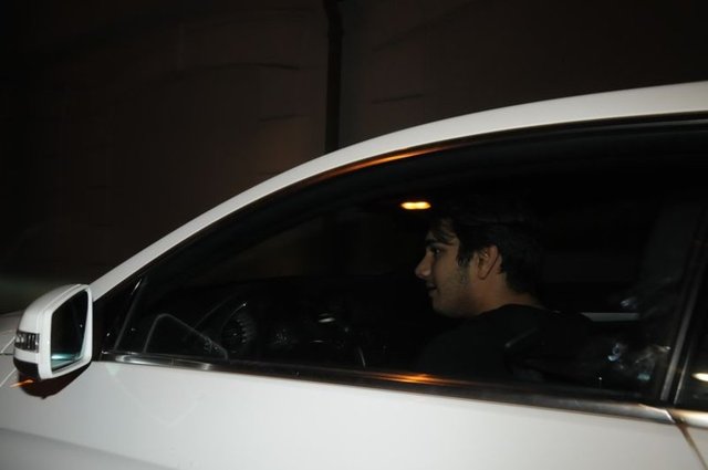 Nuri ALTUNTAŞ/HABERTÜRK MAGAZİNZehra Çilingiroğlu önceki gün yeni sevgilisi ve arkadaşlarıyla sabaha kadar eğlendi.