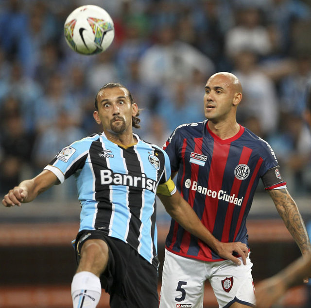 Hernan Barcos - Tianjin Teda > Sporting Lisbon
