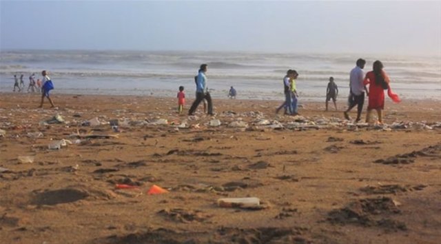 İhtiyaç görmek için tuvalete gitmek çoğu kişi için, doğal, olması gereken bir durum ama dünyada 1,1 milyar civarında kişi tuvalet tesisatları olmadığı için büyük tuvaletlerini dışarıda yapıyor.