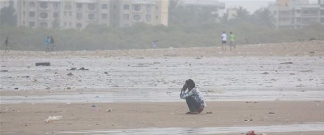 Hatta daha önce başlatılan bir uygulamayla Gucarat eyaletindeki Ahmedabad kentindeki yetkililer, umumi tuvaletleri kullanan çocuklara para vereceklerini bile duyurmuştu.