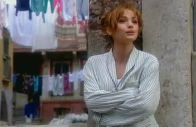 Gülşen, kendisine şöhreti getiren pijamaları unutamamış görünüyor.