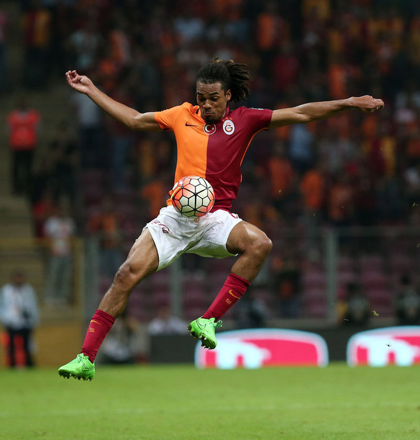 Takımda para harcamaktan en çok nefret eden Lionel.En cömert oyuncu da Wesley.