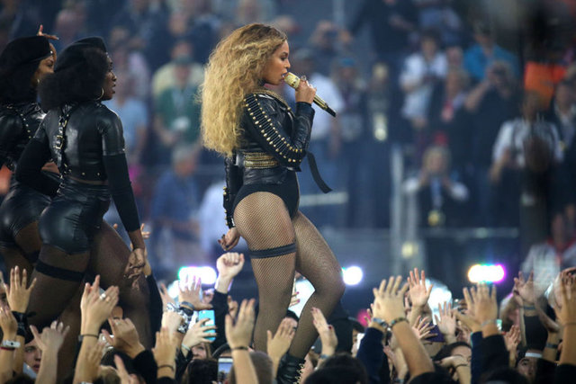  Beyonce, polis teşkilatıyla bir sorunu olmadığını ve yalnızca polis şiddetine tepki gösterdiğini belirterek 'Super Bowl'da performansının da bu şekilde yorumlanmasından rahatsız olduğunu söyledi.