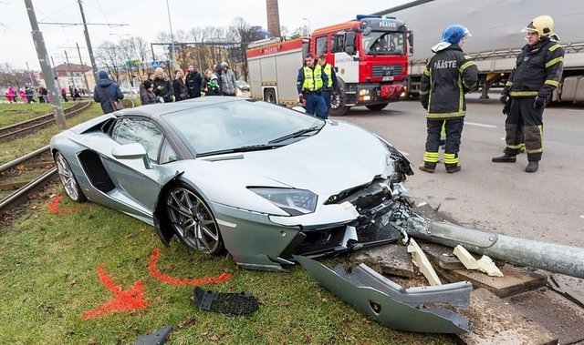 Lamborghini Aventador Roadster
