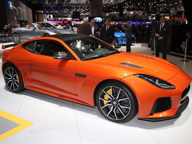 Jaguar F-Type SVR