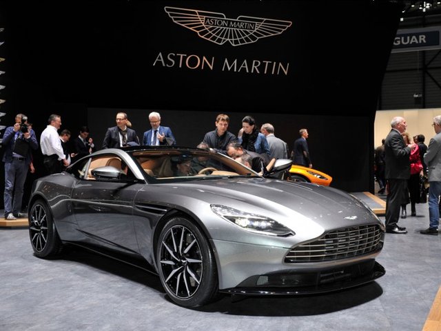 Aston Martin DB10