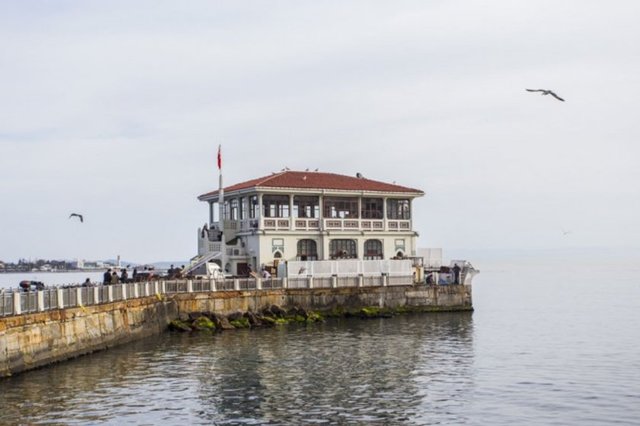 İstanbul'un en romantik noktası: Moda burnu, Pierre Loti'den Haliç'i görmek, Karaköy Balıkçısı'ndan Galata'ya bakış.