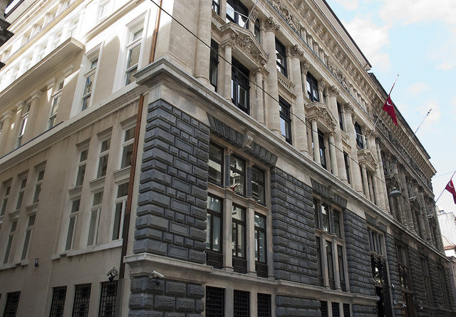 En iyi müzeleri: SALT Galata, Pera, Arkeoloji.