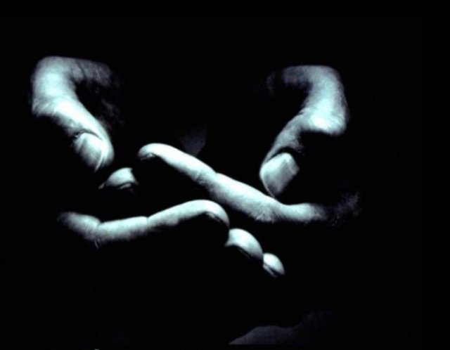 Kınayıcının kınamasından korkmazlar. / Maide-54