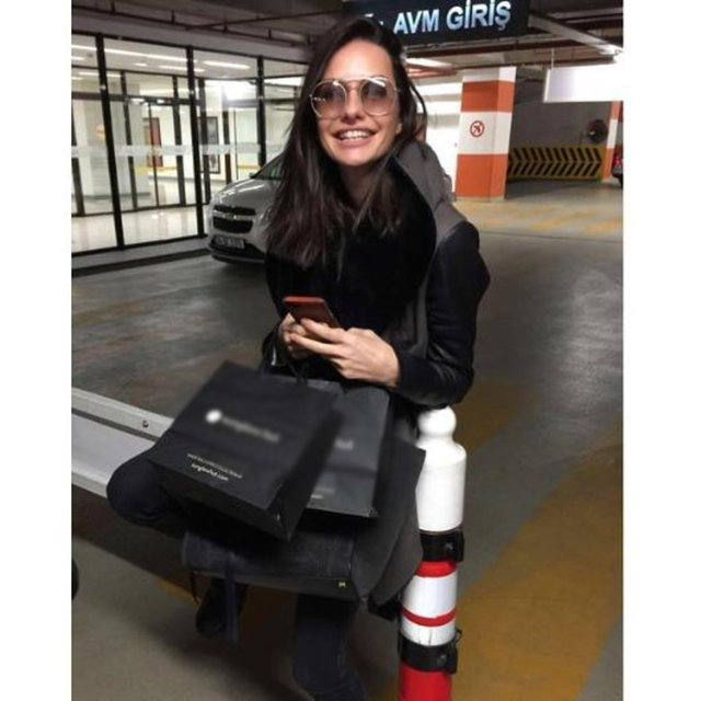 YASEMİN ÖZİLHANSevgililer günü alışverişi başlasın