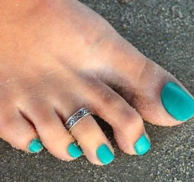 El baş parmağın kopması halinde ayak yüzük parmağı kesilip baş parmak yerine dikilebilir ve o parmağı birkaç hafta sonra oynatabiliriz.