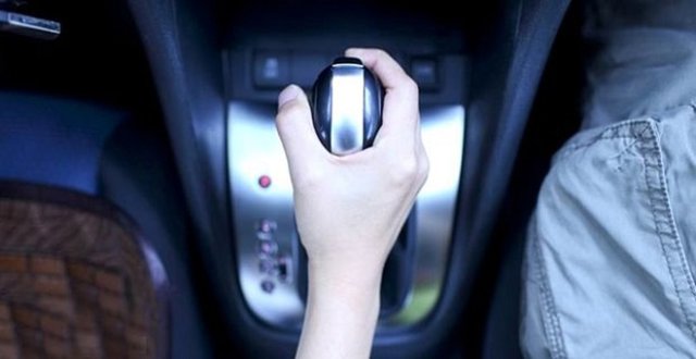 Yıllardır dönem dönem gündeme gelen ve farklı görüşlerin savunulduğu konu: Araç viteste mi yoksa boşta mı daha çok yakar?