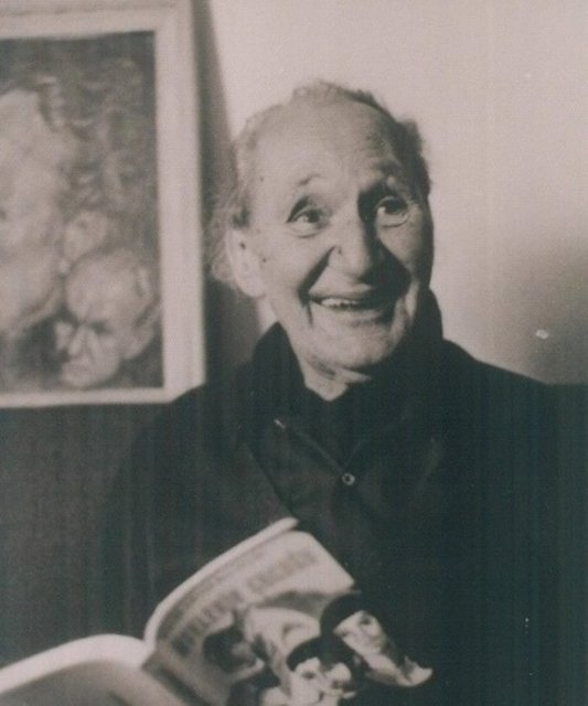 Halikarnas Balıkçısı olarak bilinen Cevat Şakir Kabaağaçlı, balıkçı değildir; Robert Kolej ve Oxford mezunu bir yazardır.