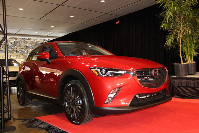 Kanada Otomobil Muhabirleri Derneği (AJAC) üyelerinin değerlendirme ve oyları ile gerçekleşen seçimde, Mazda CX-3 de Yılın En İyi SUV'u ilan edildi.