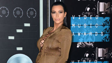 Kim Kardashian’ın kilolarıyla başı dertte.