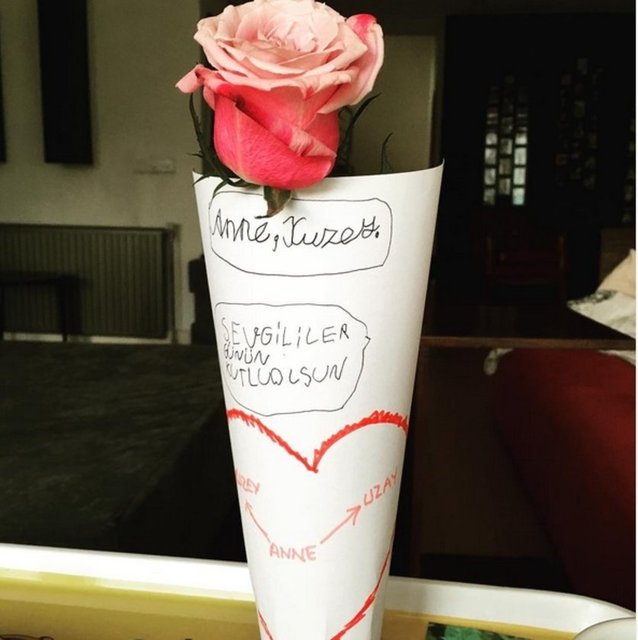 ÇAĞLA ŞIKEL - İşte benim Sevgililer Günü sabahım...