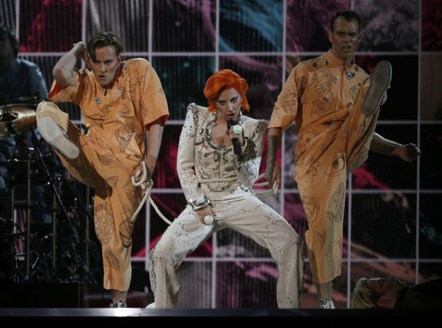 LADY GAGA
