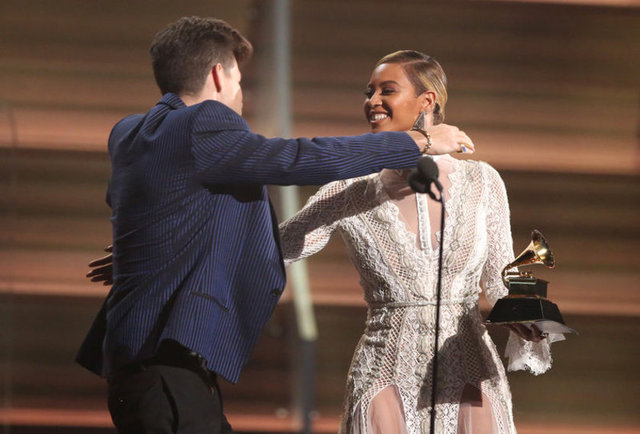 MARK RONSON, BEYONCE