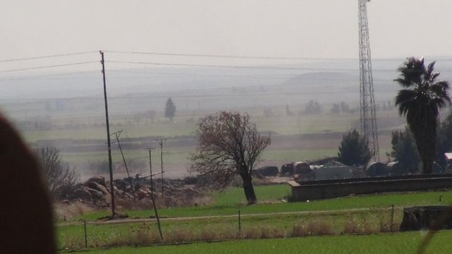 Bunun üzerine Kilis Öncüpınar 4. Hudut Bölük Komutanlığı'na bağlı sınırdaki hâkim tepeye konuşlu 'Fırtına obüsleri' Minniğ Havaalanı ve Tel Rıfat kasabalarındaki YPG mevzilerini vurdu.