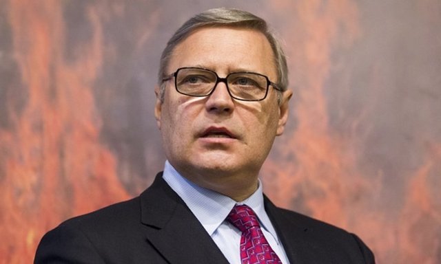 Piontkovsky ayrıca Rusya'da liberal muhaliflerin önder isimlerden biri ve Liberal Muhalefetin Nemtsov sonrası tek lideri olarak adlandırılan eski Rusya Başbakanı Kasyanov'a olan yakınlığı ile biliniyor. Piontkovsky, "Gordonua" isimli internet sitesinde yayınlanan yazısında "Kadirov'a yönelik saldırıların onu zayıflatmayı amaçladığını söylüyor ve Kadirov üzerinden Putin'i de zayıflatmaya yönelik kampanya yürütüldüğünü iddia ediyor.