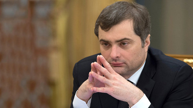 Hatta Surkov bu işi ilk kez yapan kişi olarak tanındığı için, Rusya'da gündemin trollenerek değiştirilmesine 'Surkovşina' ismi verildi. Şu anda Rusya'da iktidarın trolleme stratejisine maruz kalan muhalifler, bu etkiden bir türlü kurtulamıyorlar.