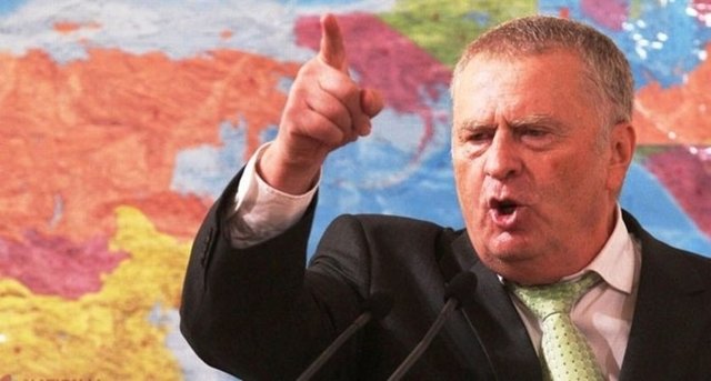 Rusya uzmanları Kadirov'un son dönemde Jirinovski'nin yerini aldığını yazmaktan çekinmiyor ama Kadirov'un Jirinovski'den farklı olduğu gözden kaçmıyor.