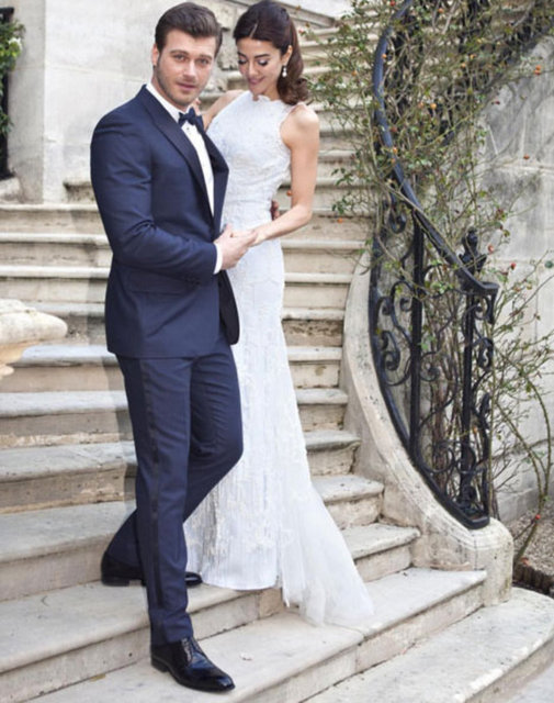 "HAYIR DUASI ALMAYAN..." - Başa k Dizer'le 19 Şubat'ta Paris'te evlenen Kıvanç Tatlıtuğ'un annesinin nikâhtan bir gün önce Facebook'ta şaşırtıcı paylaşımlar yaptığı ortaya çıktı.