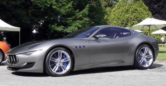 BUĞRA TOPLUSOY'UN 1.5 MİLYON LİRALIK LÜKS OTOMOBİLİ