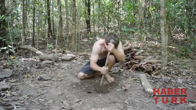 Daha sonra toprakta bir oyun açıyor...