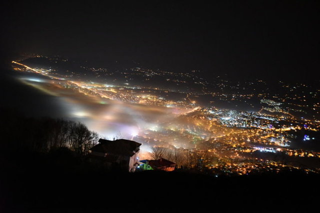 Doğu Karadeniz'de etkili olan yoğun sis, Ordu'da bu görüntüleri oluşturdu
