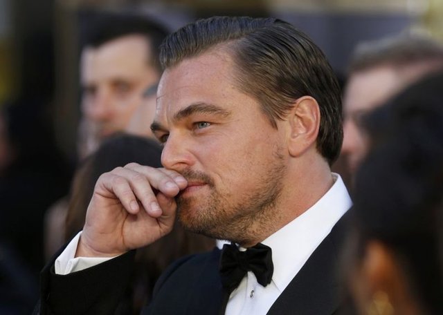 ‏@EmekErez: Leonardo DiCaprio ne kadar da bizden biriymiş, herkes mutlu olmuş, bi akrabamız ödül almış gibi peki o zaman bir de günaydın tabi :)