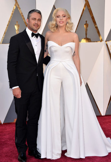 TAYLOR KINNEY - LADY GAGA