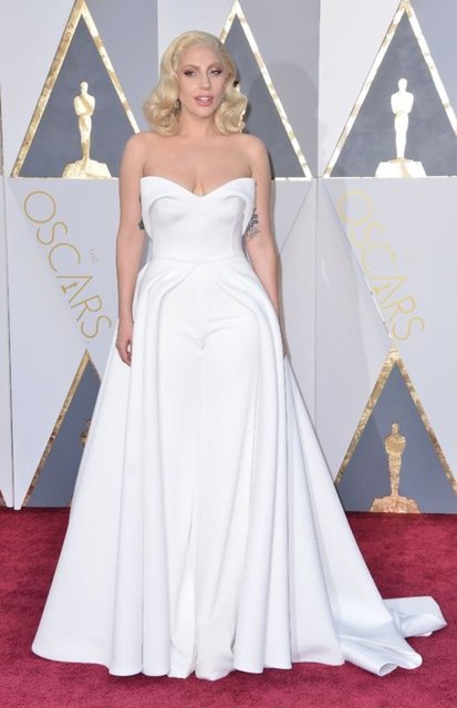 LADY GAGA