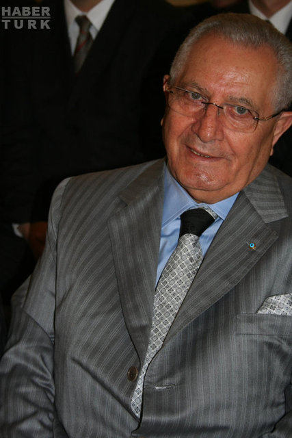 97. Erol ÇarmıklıŞirketi: Nurol HoldingServeti: 425 milyon dolar